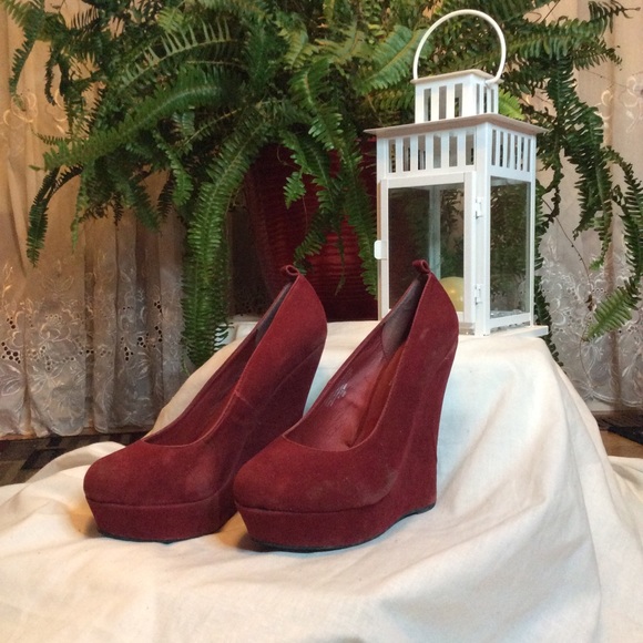 SHOES... - Picture 3 of 11